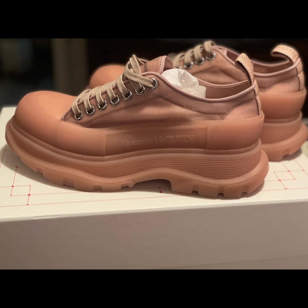 Sneaker